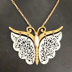 Vtg Gold Crown Inc White Enamel Articulated Filigree Butterfly Pendant Necklace